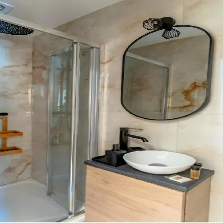 Apartment Splendide Renove Au Coeur Du Vieux Nice
